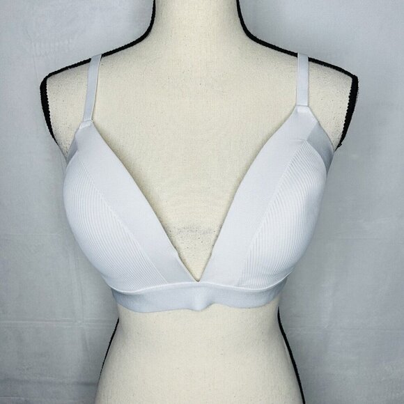 IZOD Women’s Padded Adjustable Strap White Bra Size 38C Ribbed Fabric - Picture 1 of 7